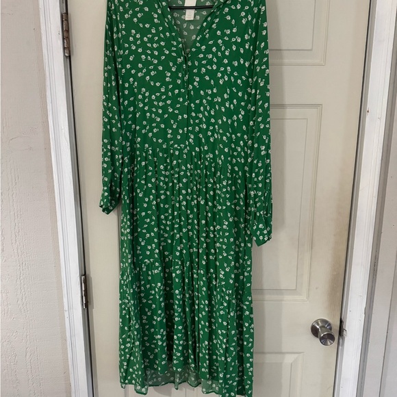 Green Floral Women's Dress - Picture 2 of 4
